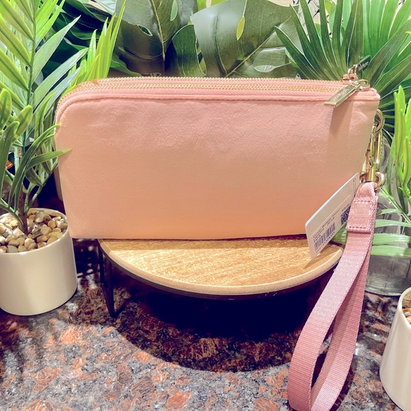 •Lululemon• Curved Velour Wristlet Pink Pastel LIMITED EDITION- GOLD Hardware - Picture 13 of 16